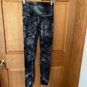 Lululemon marbled legging